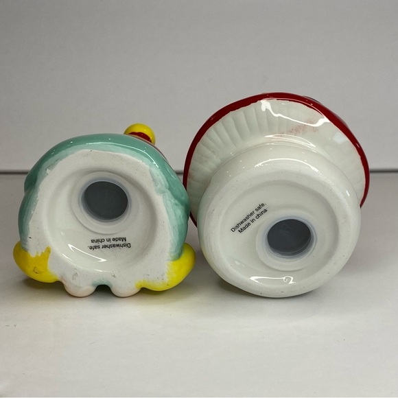 St Nicholas Square Gnome And Mushroom Salt And Pepper Shakers.  Nib - Picture 3 of 10